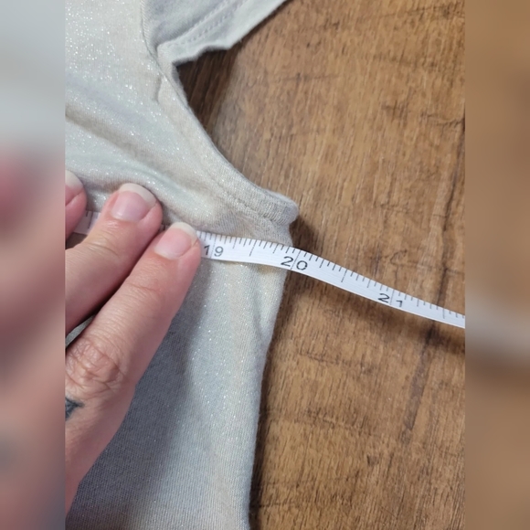 FREE W BUNDLE Kische glitter high low t-shirt - Picture 6 of 8